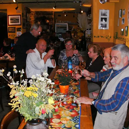 Hotel Gastehaus Weingut Rossler *