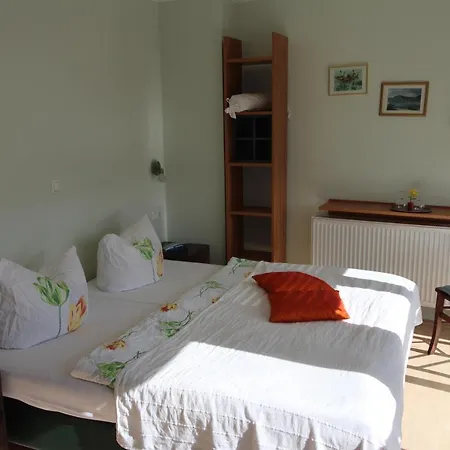 Hotel Gastehaus Weingut Rossler *