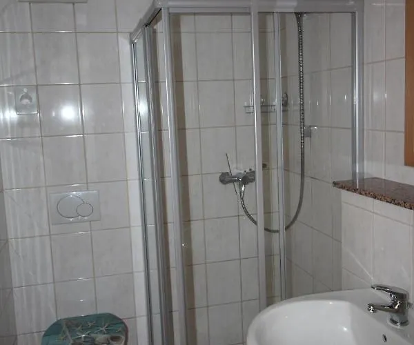 Gastehaus Weingut Rossler Szálloda *